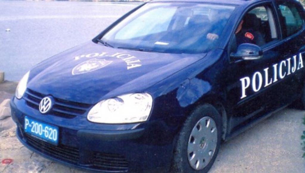 Mladenič (18) znanega skladatelja zabodel 40-krat