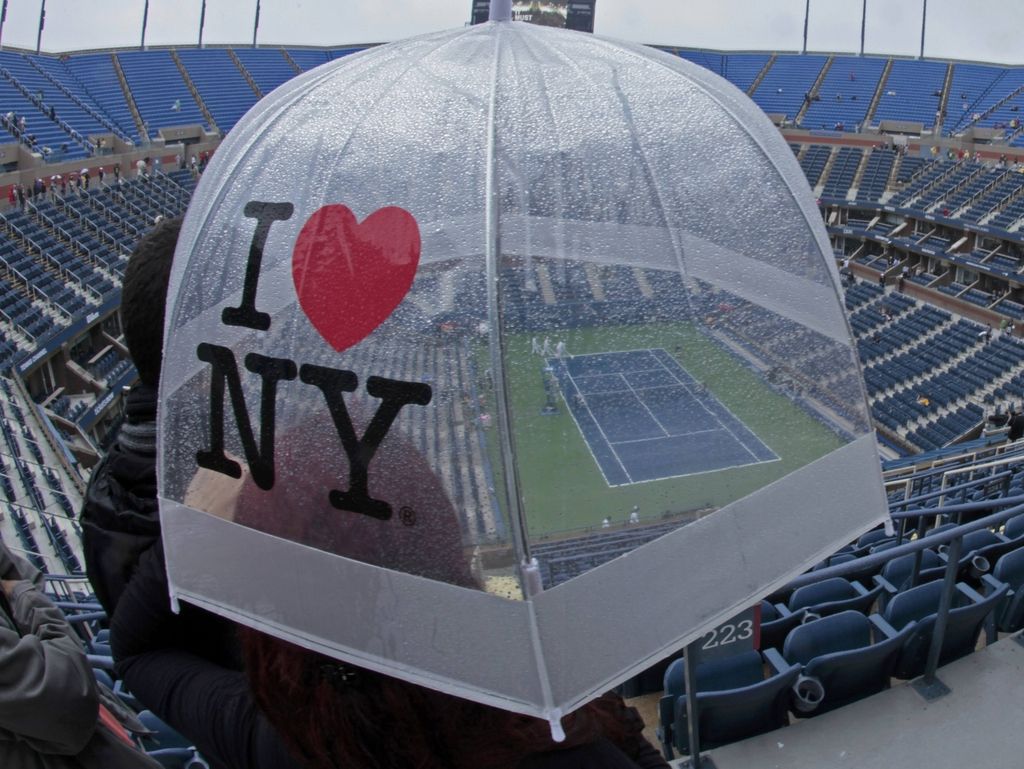 Dež prekinil in prestavil dvoboje v New Yorku