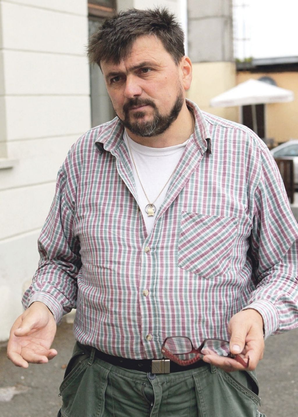 Talentu Alenu humanitarna  pomoč, on pa naredil velik žur
