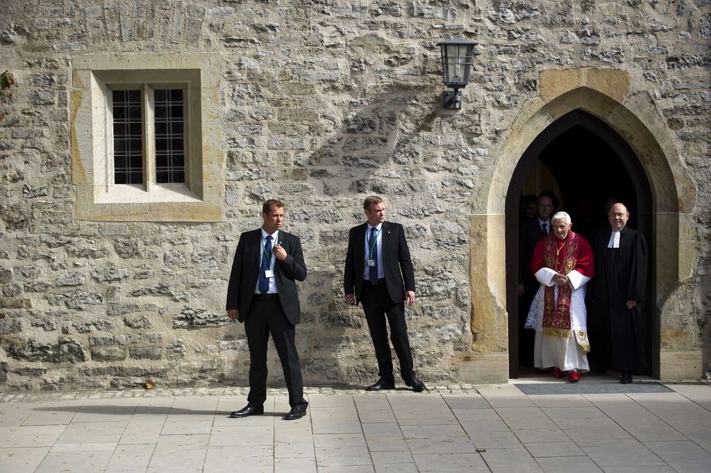 Benedikt XVI. v domovini: hvaljenje Luthra v ateističnem delu Nemčije