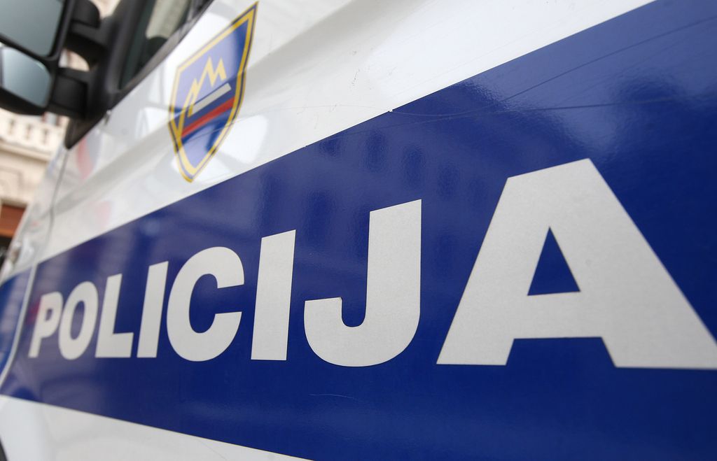 Policisti petkovega umora v Mariboru sumijo žensko srednjih let