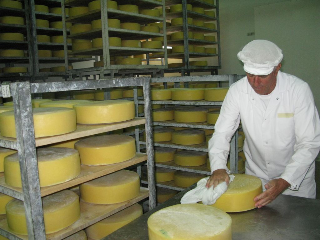 Nanoški sir šesti zaščiteni slovenski proizvod