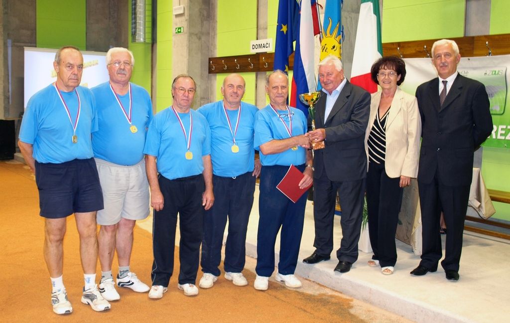 Primorci zlata niso dali, bron v Zasavje