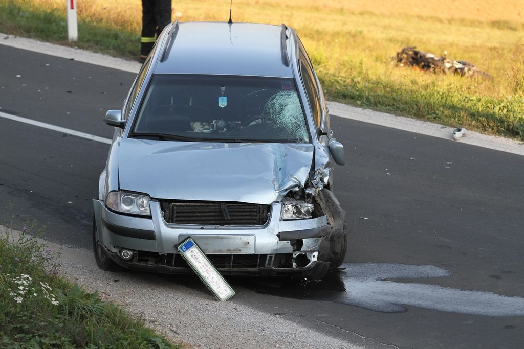 V prometni nesreči umrl 16-letni motorist