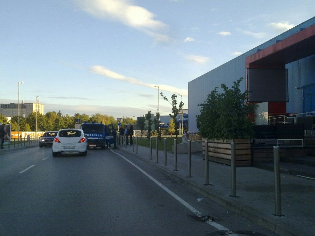 Neuradno: Mariborski kriminalisti v Ljubljani pridržali &scaron;tiri