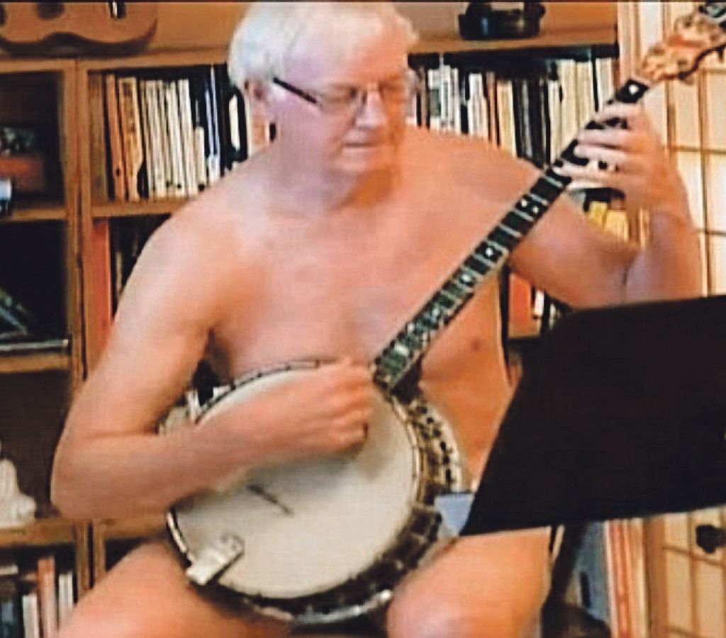Priletni pobožnjakarji v adamovem kostumu