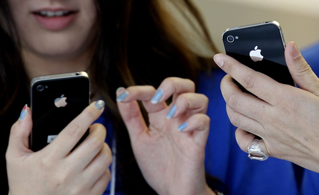 Iphone 4S pri nas uradno na prodaj od petka