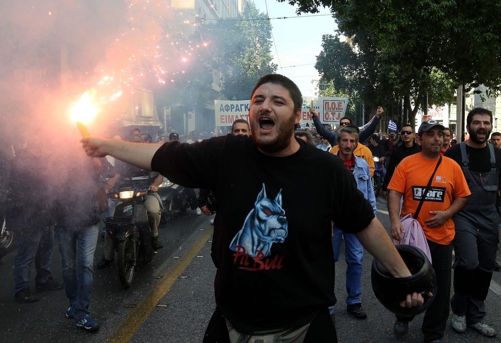 Gr&scaron;ki teden upora proti &raquo;barbarskim ciljem&laquo; oblasti
