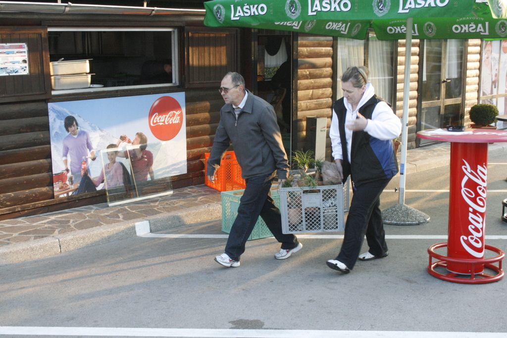 Zaposleni niso preprečili ru&scaron;enja lokala, kriv je Dars