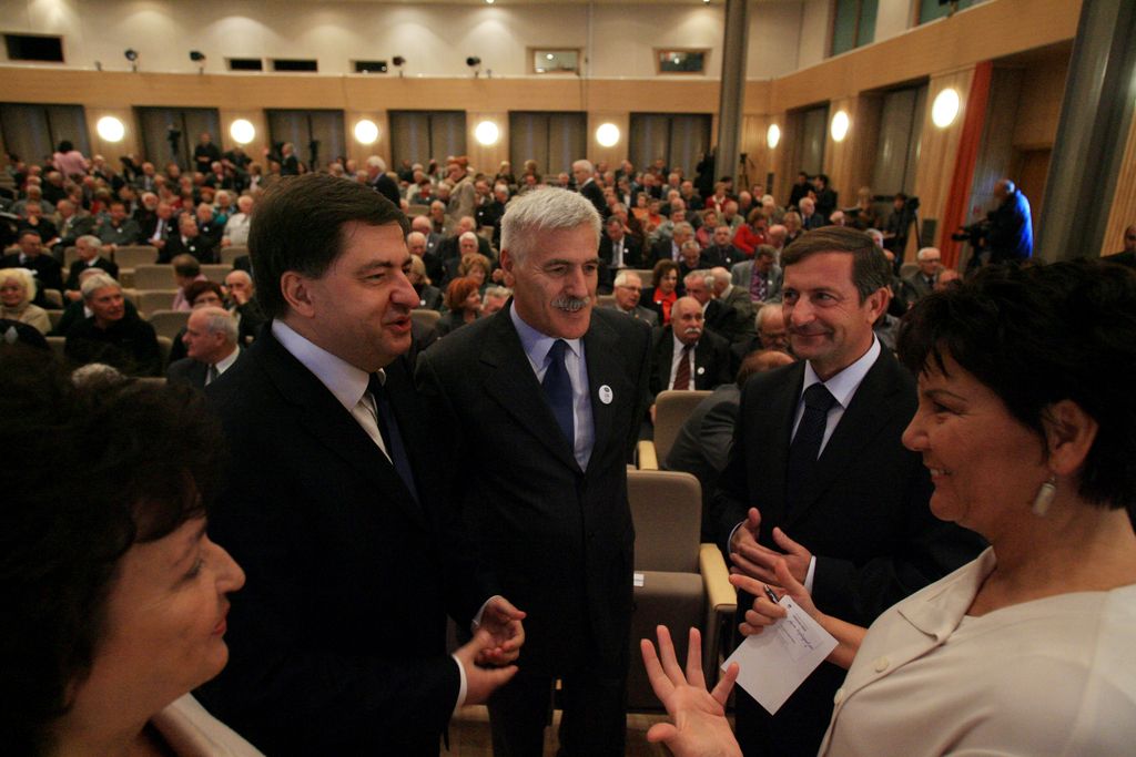 Predvolilni boj se je začel