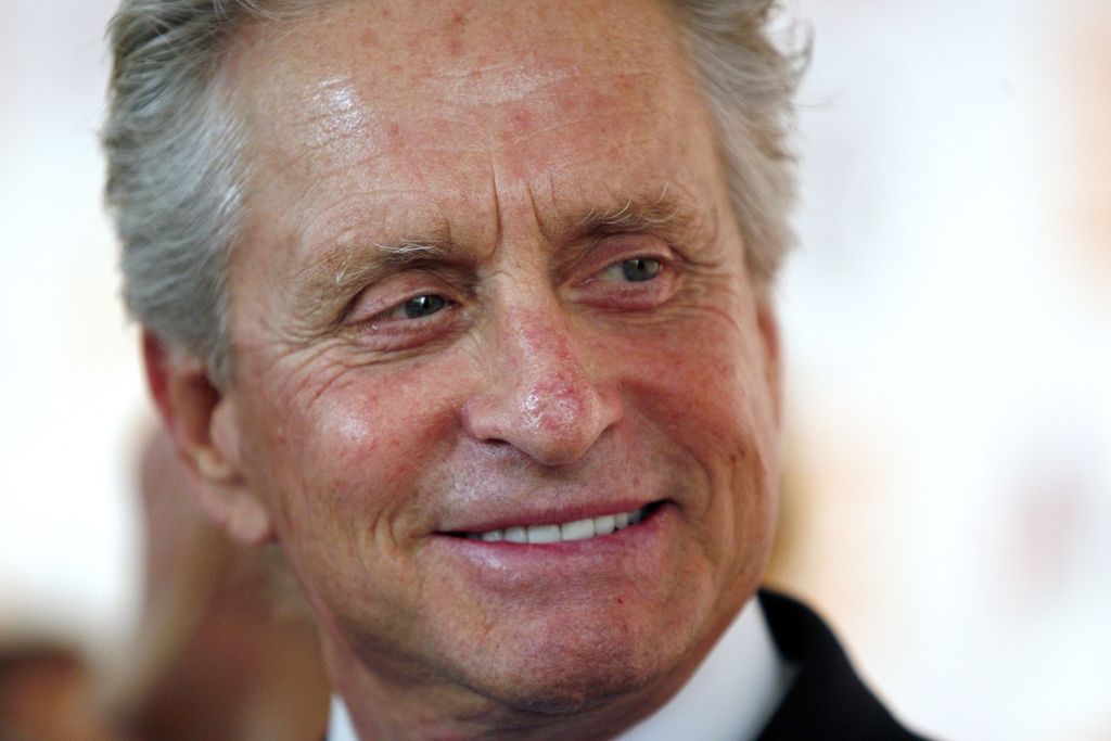 Michael Douglas (67) vpleten v smrt bosanskih novorojenčkov