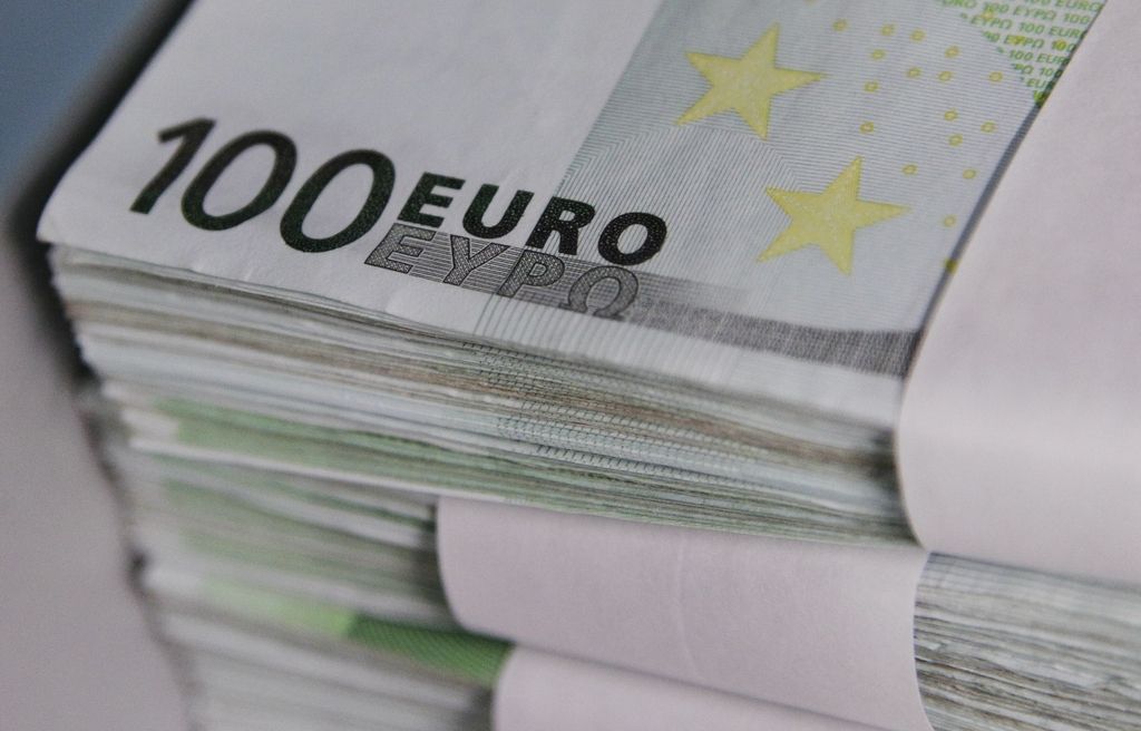 RTS zaposlenim in honorarcem plačal borih 300 evrov, dolžni so jim 300 tisoč