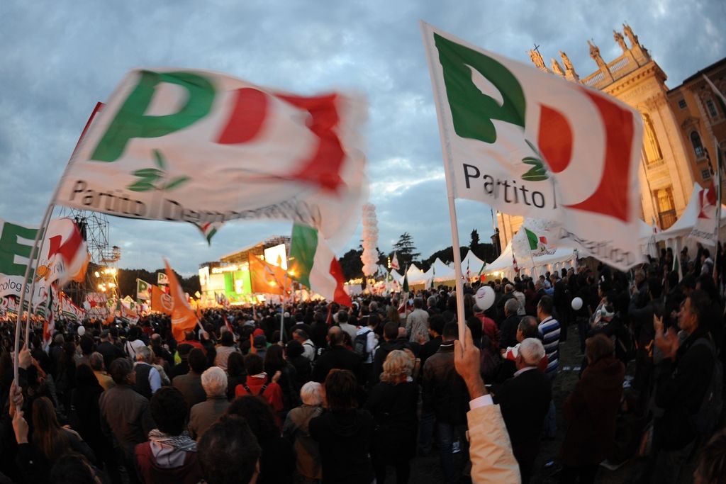 Italijani Berlusconiju: Basta!