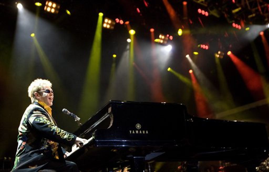 Elton John navdušil v ljubljanskih Stožicah