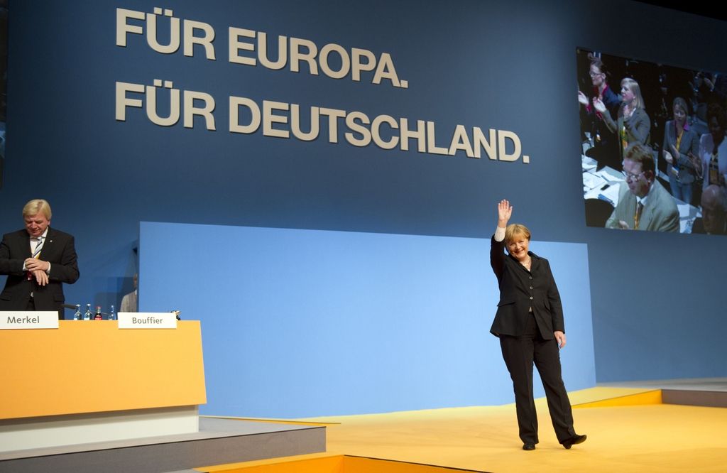 Merklova Nemce poziva  k pogumnim reformam