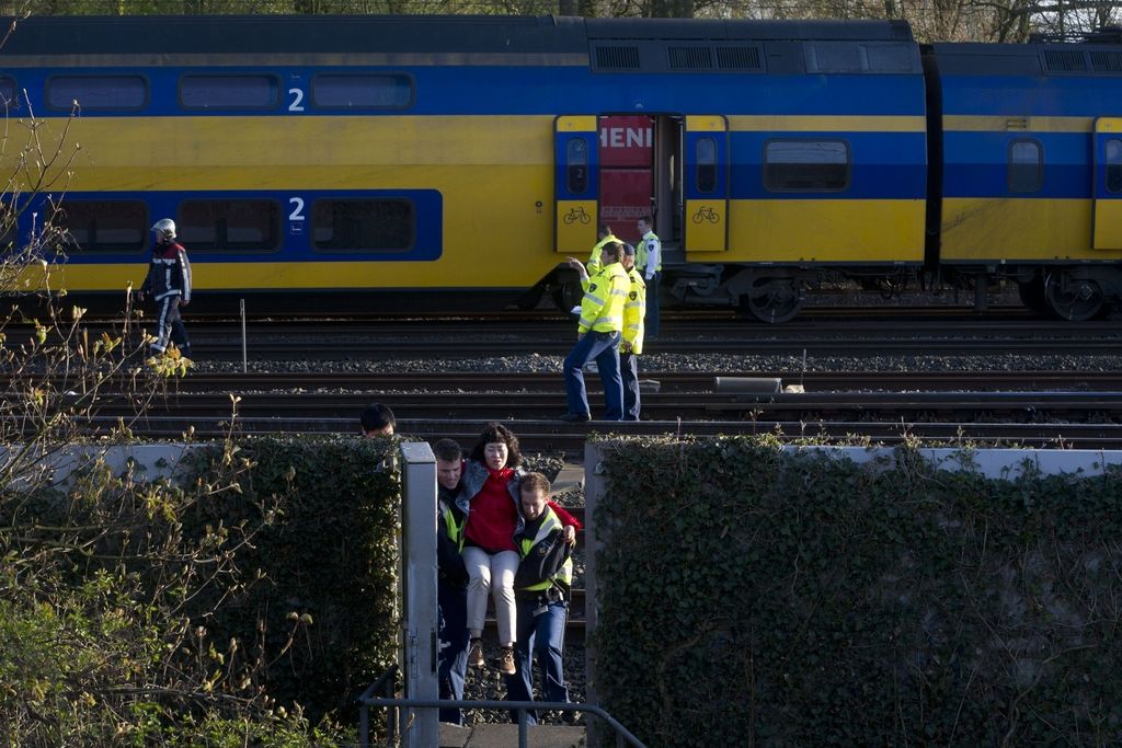 Pri Amsterdamu trčila potniška vlaka
