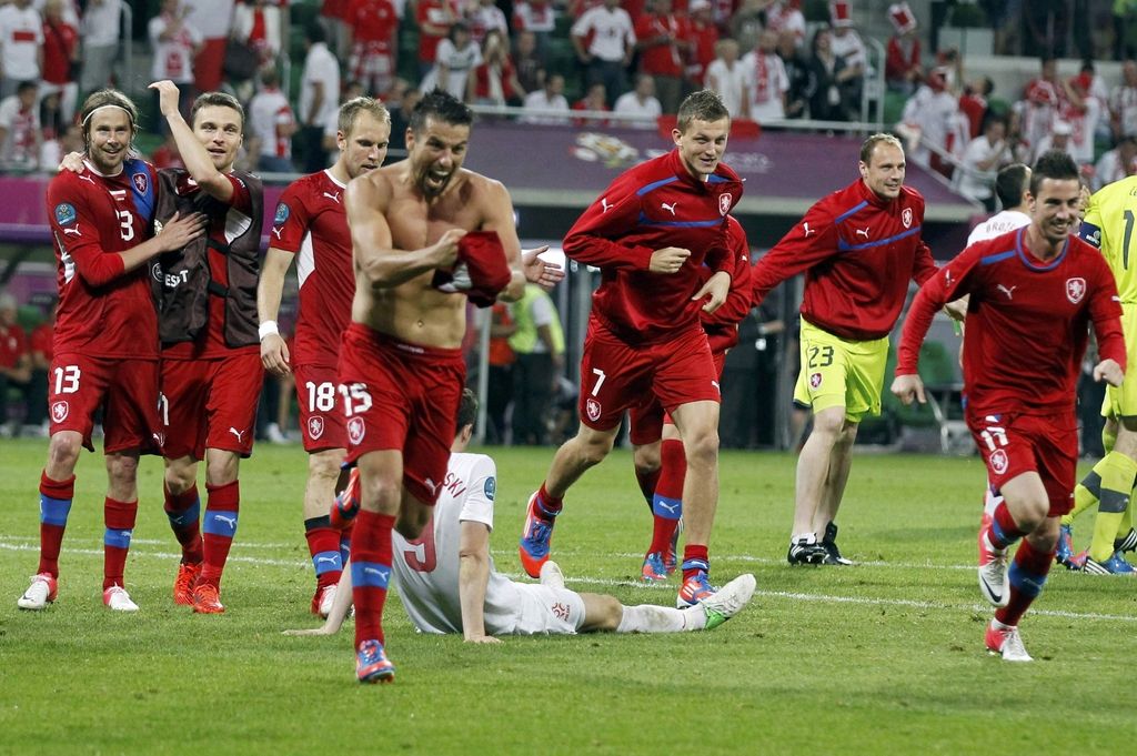 Euro 2012: Grki presenetljivo izločili Ruse, v četrtfinalu tudi Čehi