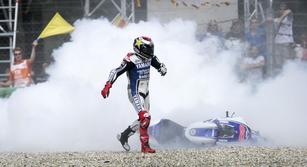 MotoGP: Stoner v Assnu do tretje zmage, trčenje Lorenza in Bautiste
