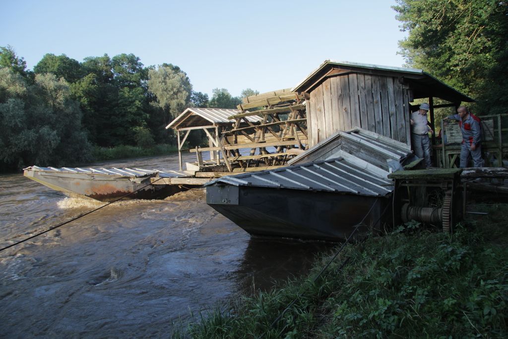Struga Mure je bila do vrha polna