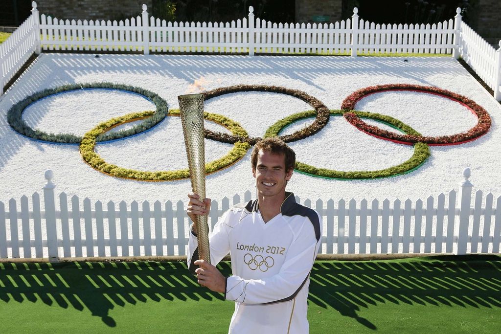 Med nosilci olimpijske bakle tudi Ban Ki  Moon in Boris Becker
