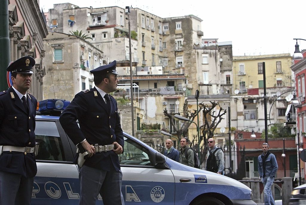 Policist ubil najstnika, Neapelj protestira