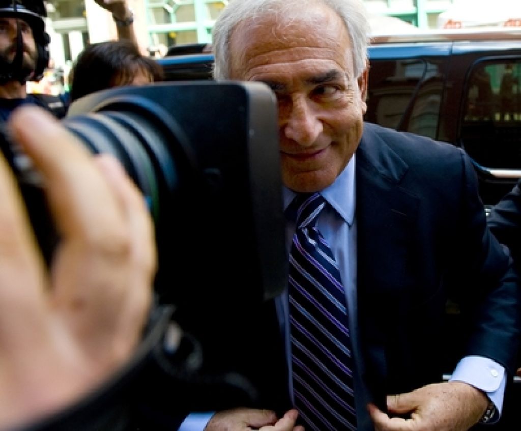 Zavrgli obtožbe zoper Strauss-Kahna glede skupinskega posilstva