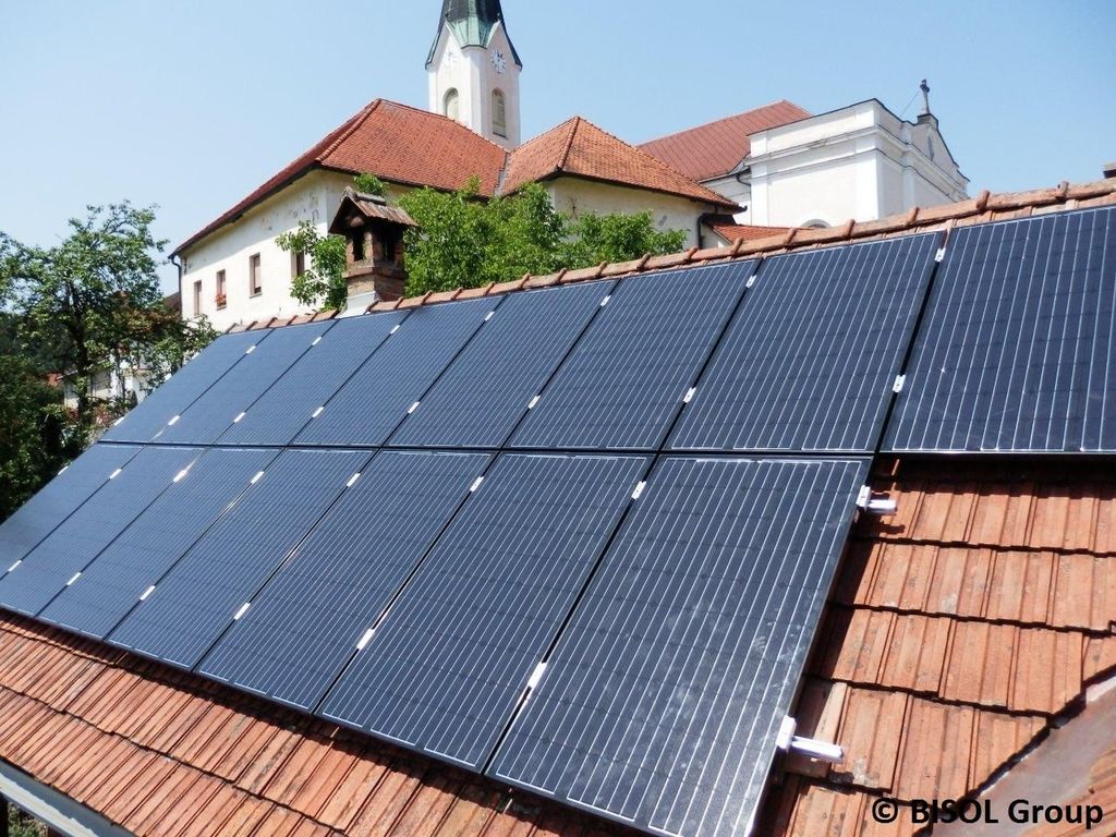Deloindom: Sončna elektrarna na 55 let stari strehi