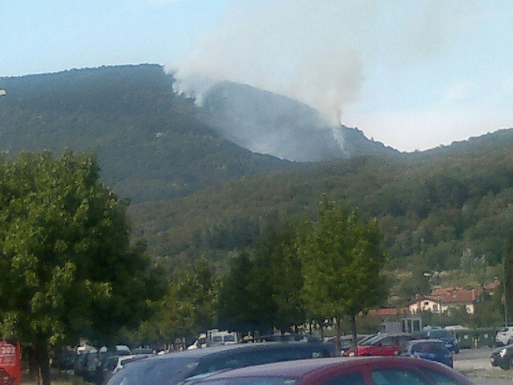 Požar na območju Svete gore sprožil že tri granate