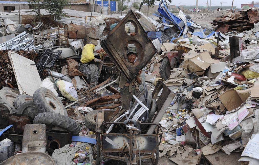 Video: Kako ravnati z odpadki? Svetuje Vid Valič