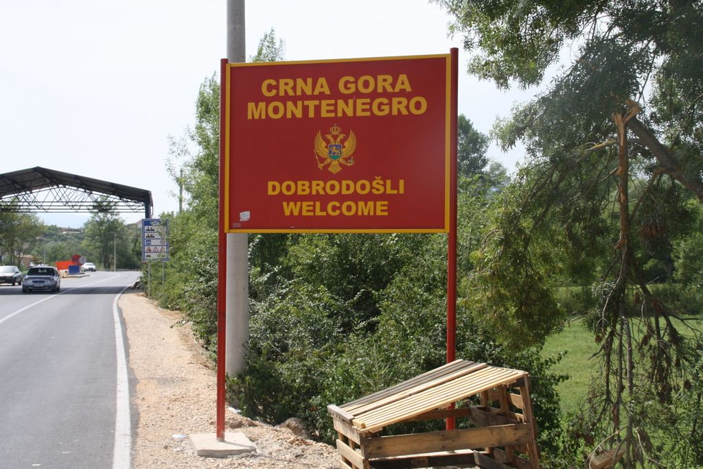Jumbo in Joc: Osmi dan v sedmi državi naga juckala na plaži