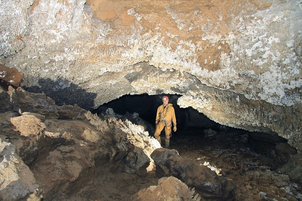 Nov najdaljši jamski sistem je pod Migovcem