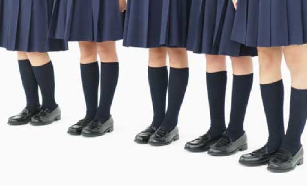 Šolske uniforme: vsi enaki ali vsi vojaki?