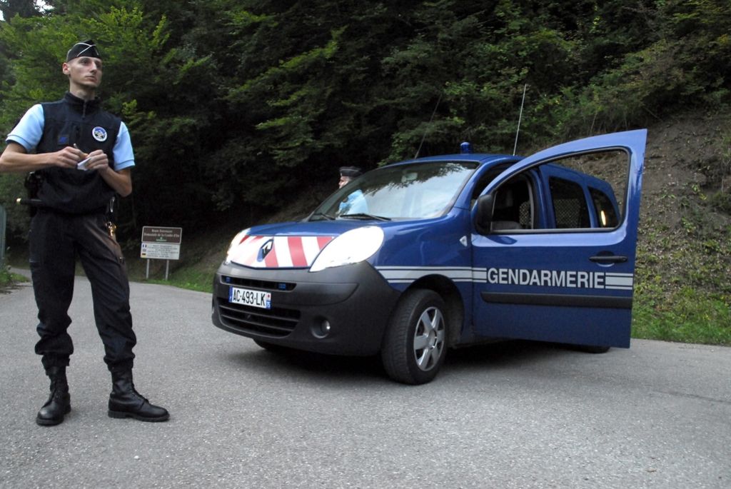 Francija: na parkirišču našli štiri trupla
