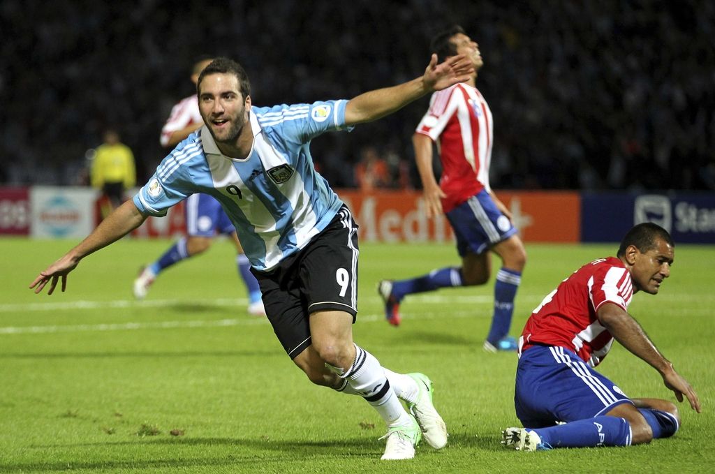 Argentino po bledi predstavi Messija rešil Higuain