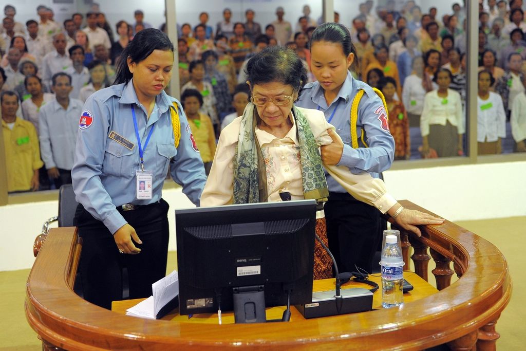 Prva dama Rdečih Kmerov ostaja v priporu