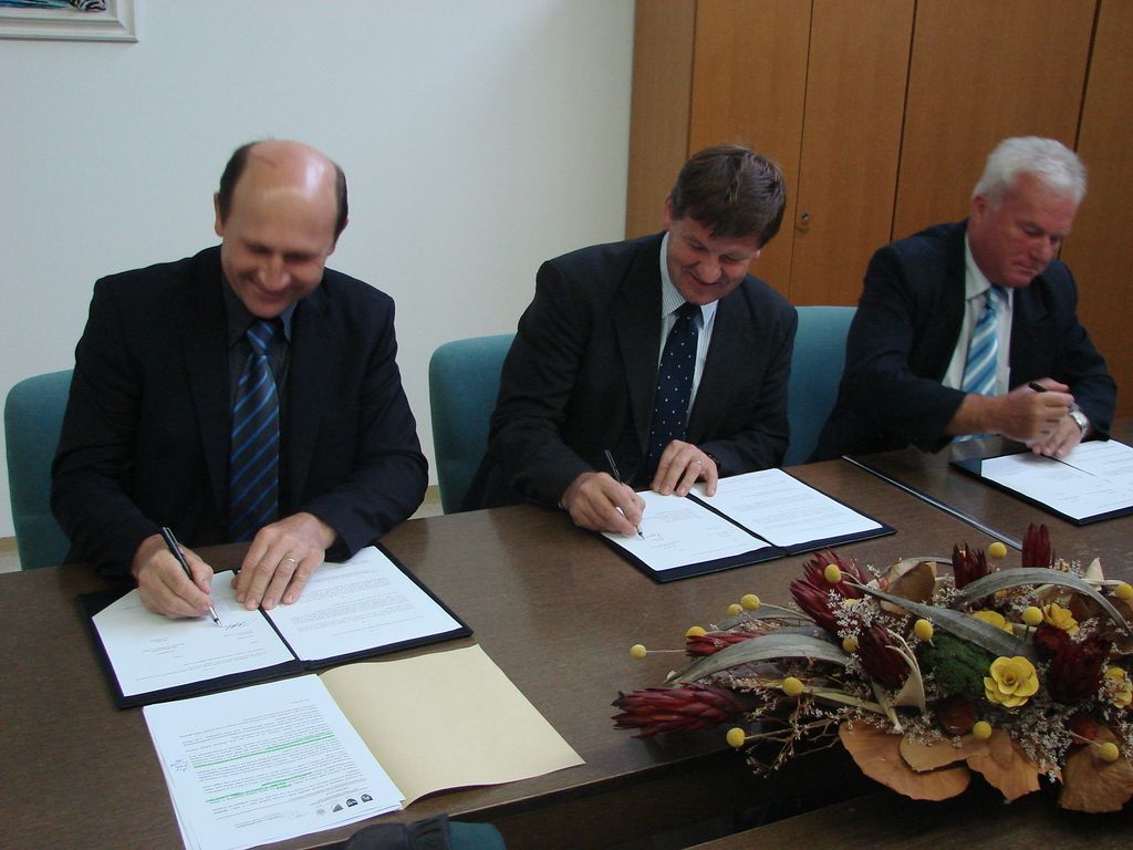 V Litiji podpisali pogodbo o čistilni napravi