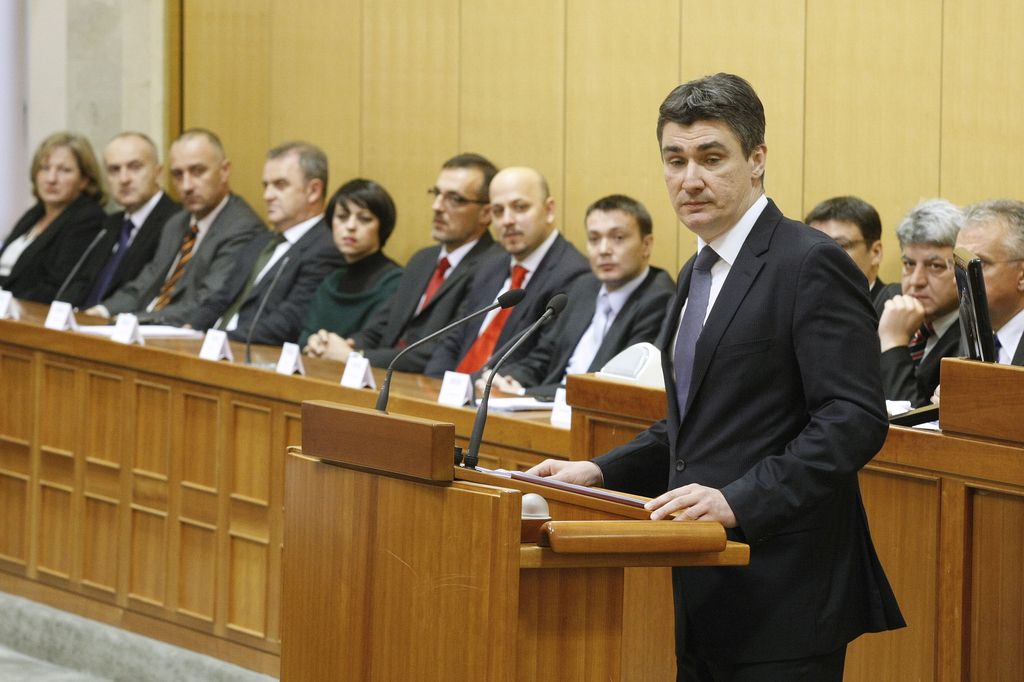 Hrvaška vlada razveljavila kolektivno pogodbo za javni sektor