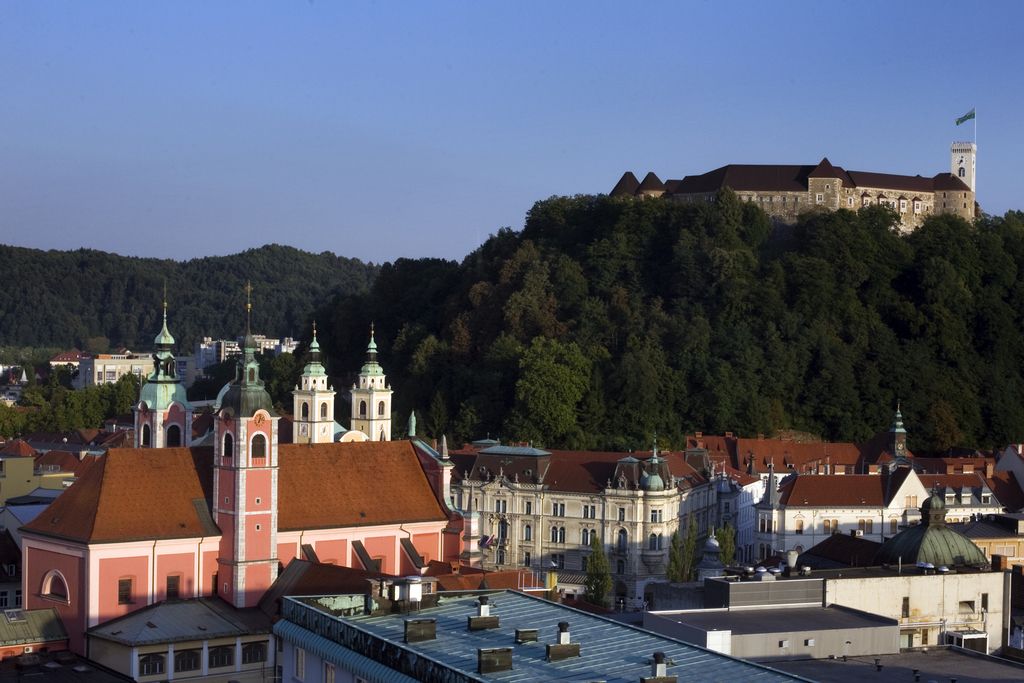 Zavod Ljubljanski grad noče antene na Šancah