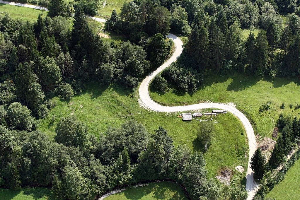 Vlada na Koroškem: Hitra cesta s koncesijo, a le do Slovenj Gradca