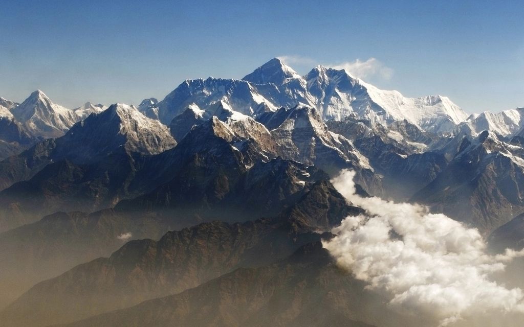 Nepal: devet alpinistov se ni rešilo izpod plazu