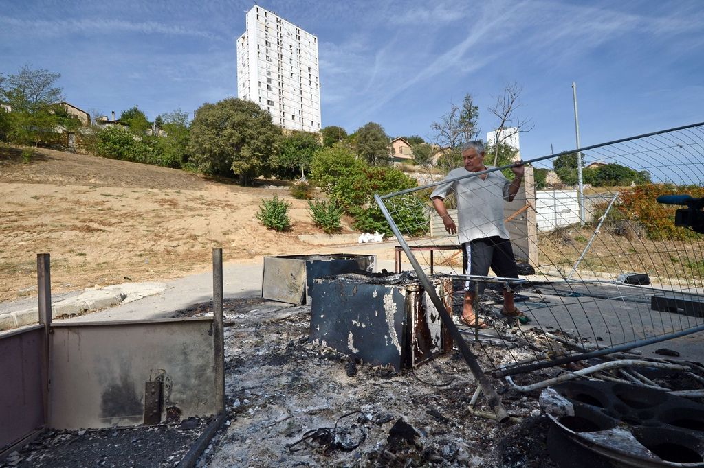 Domačini požgali romsko naselje v Marseillu
