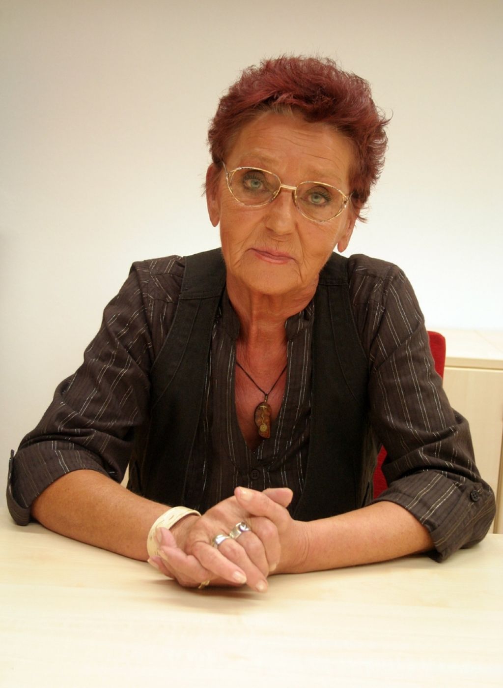 Umrla je pisateljica Anita Hudl
