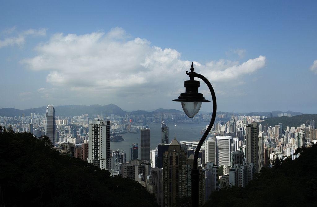 Peking in Hongkong: pomoč že, a premalo sočutja