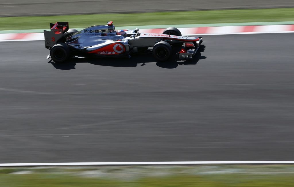 F1: Button in Webber najhitrejša na treningih v Suzuki