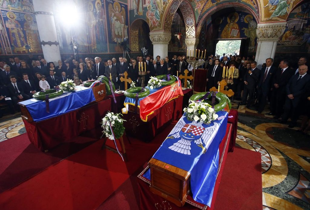 V Srbiji pokopali posmrtne ostanke družine Karađorđević