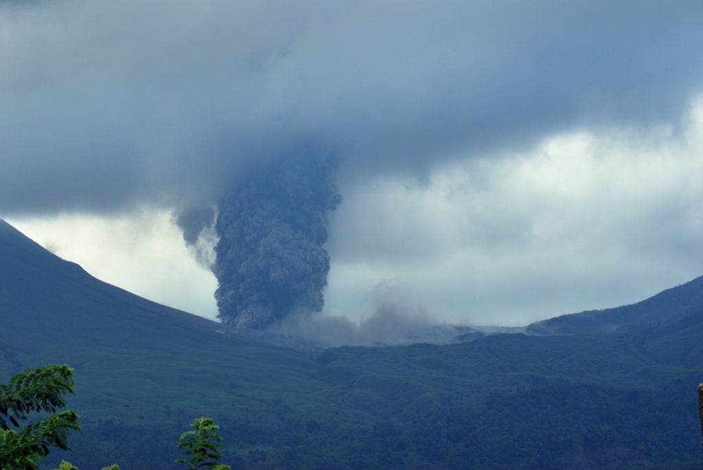Izbruhnil indonezijski vulkan Lokon