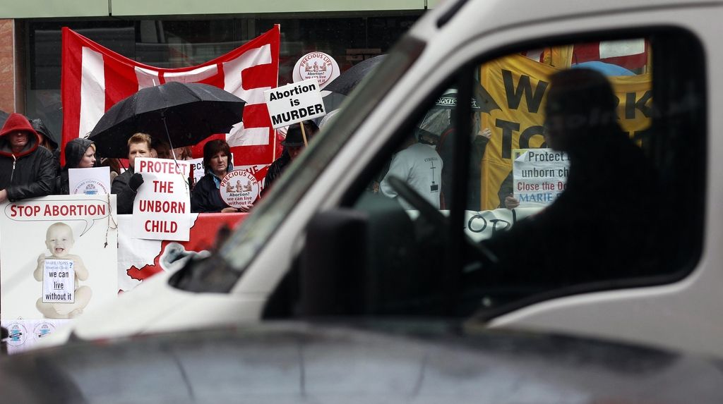 Na Irskem protesti proti prvi kliniki za splave