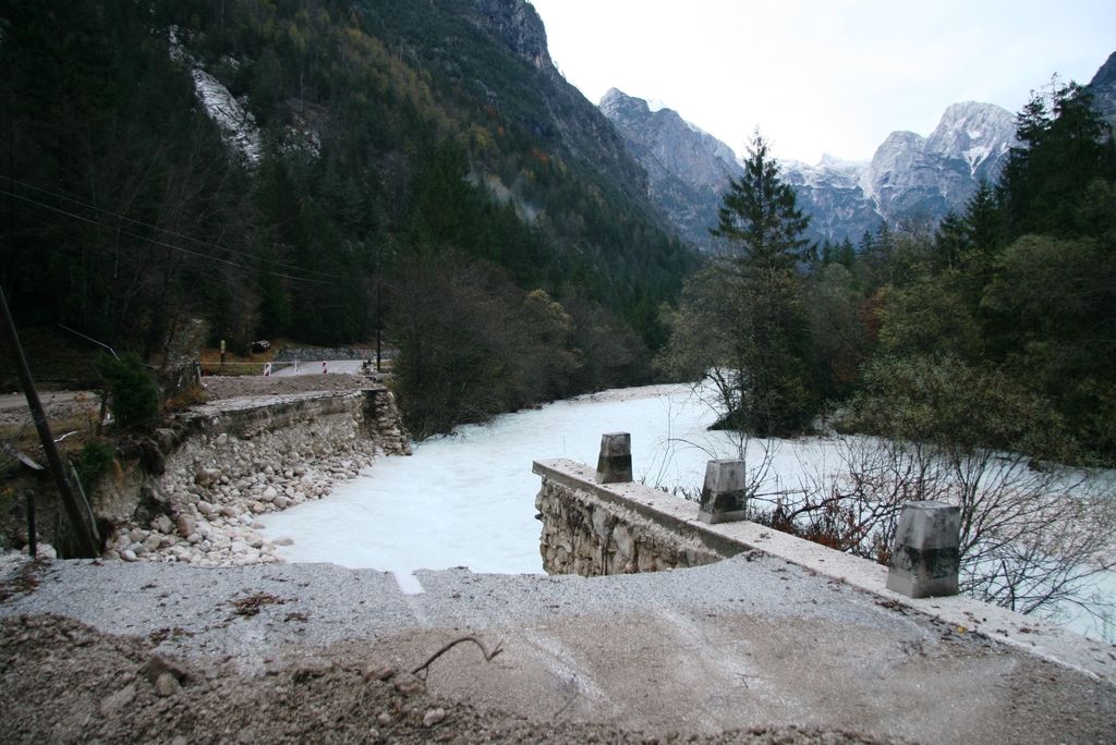 Za novembrske poplave prijavili za 351 milijonov evrov škode