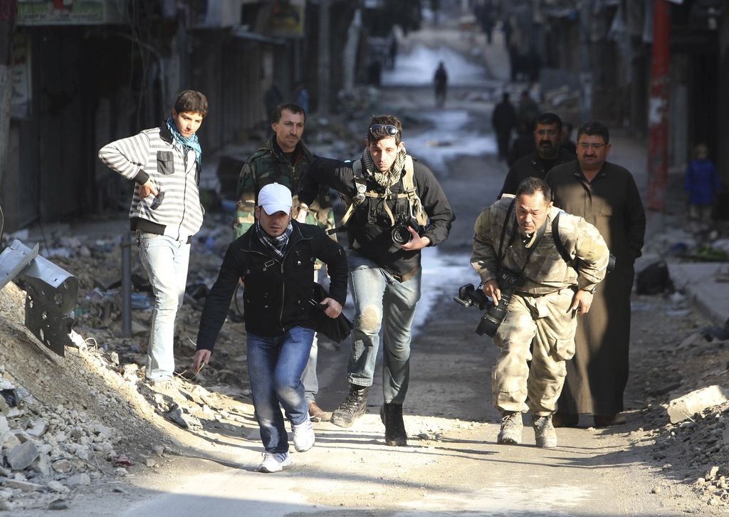 V sirskem konfliktu ubitih več kot sto novinarjev