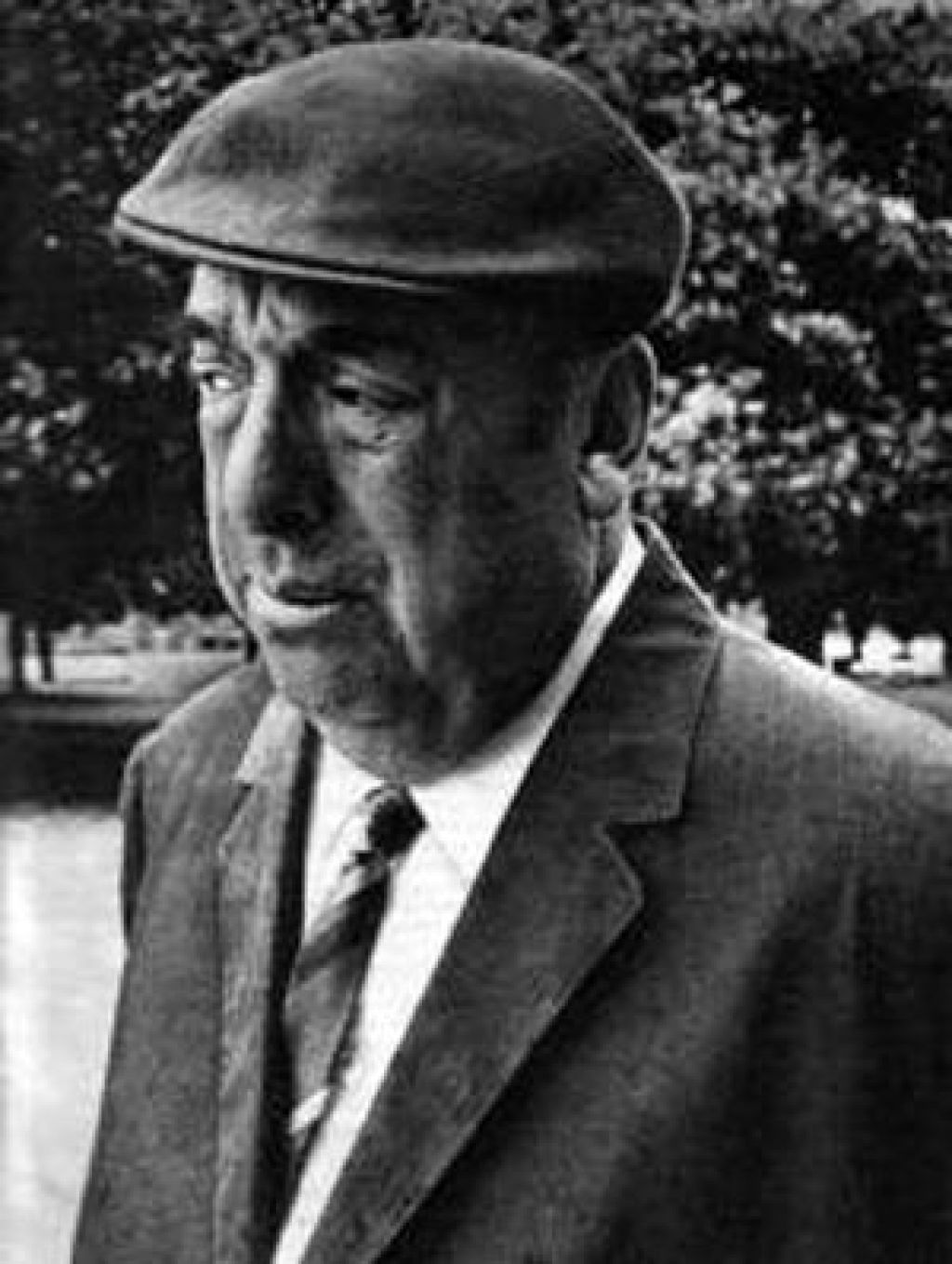 Knjižni kalejdoskop: Neruda, e-knjige in Rushdie
